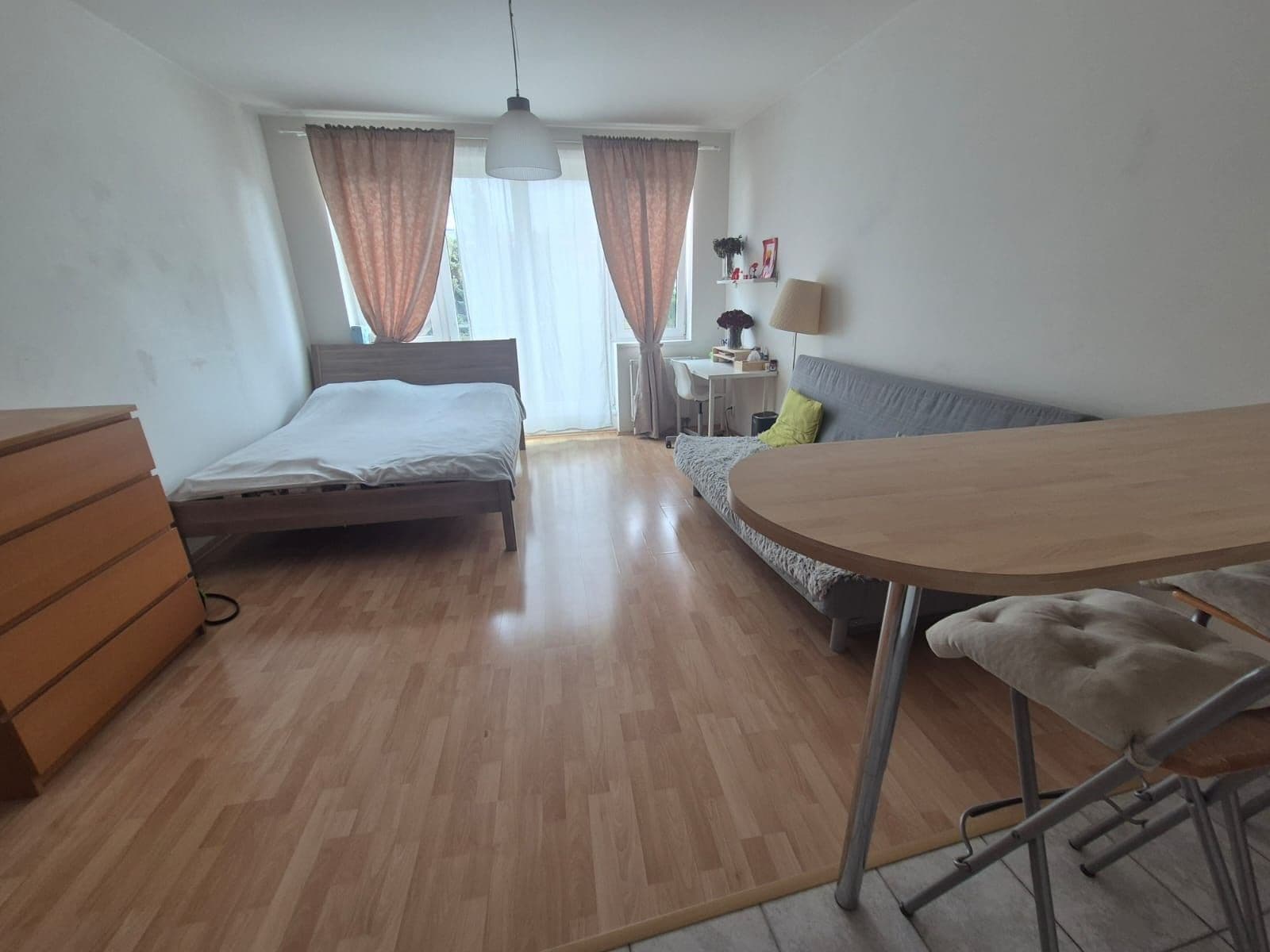 Studio flat to rent, 40 m², Suchdolské náměstí, Prague, Prague Studio flat to rent, 40 m², Suchdolské náměstí, Prague, Prague