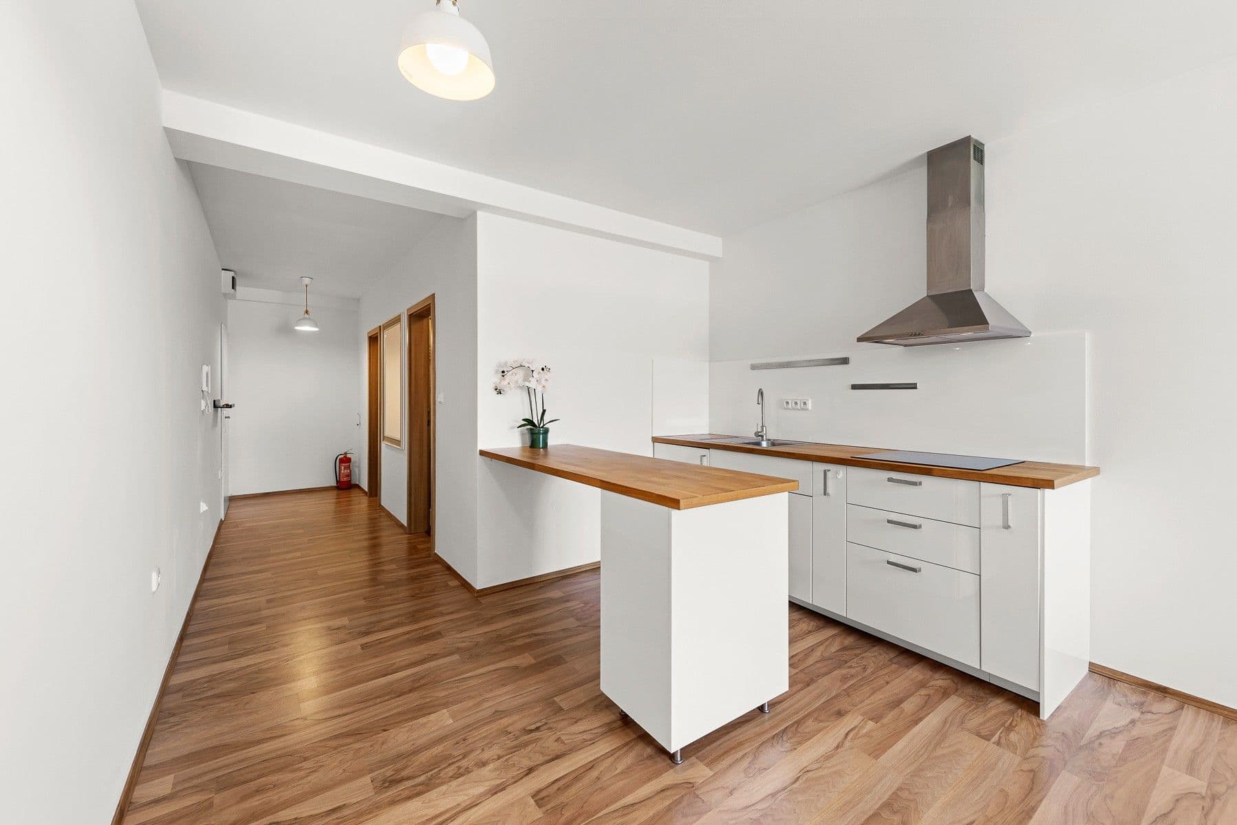 Studio flat to rent, 34 m², Holandská, Prague, Prague Studio flat to rent, 34 m², Holandská, Prague, Prague