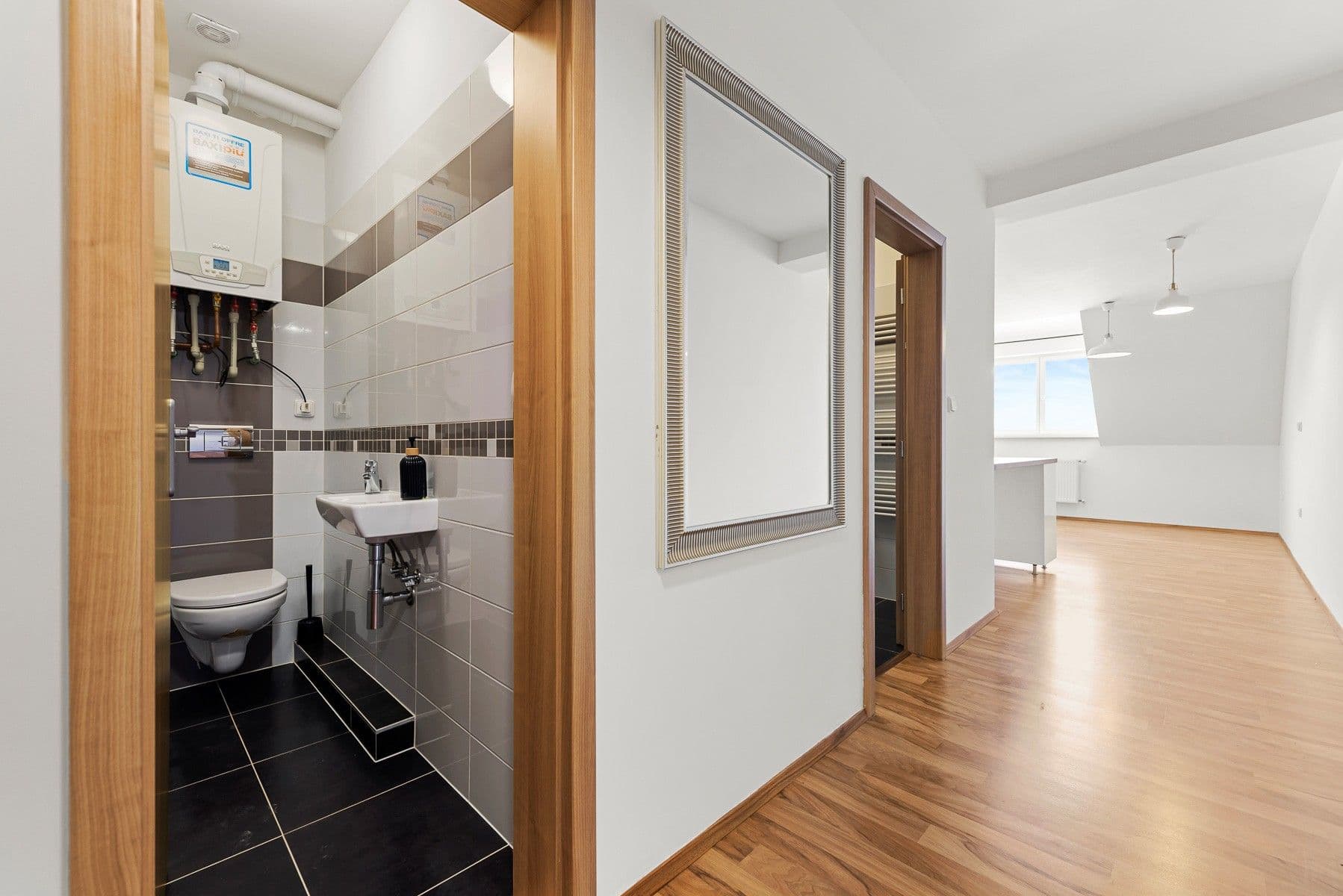 Studio flat to rent, 34 m², Holandská, Prague, Prague Studio flat to rent, 34 m², Holandská, Prague, Prague