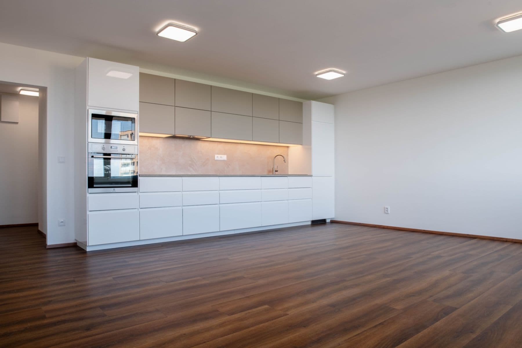 2 bedroom with open-plan kitchen flat for sale, 85 m², Doležalova, Prague, Prague 2 bedroom with open-plan kitchen flat for sale, 85 m², Doležalova, Prague, Prague