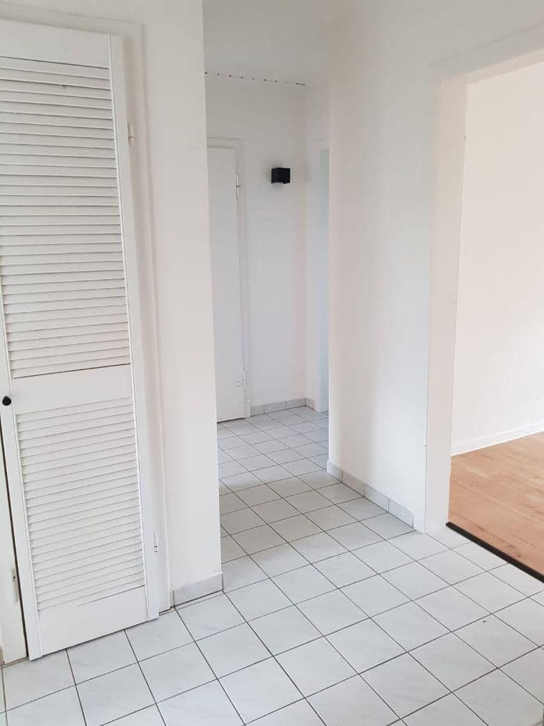 3 bedroom flat to rent, 55 m², Odenwaldstraße 16, Oberhausen, North Rhine-Westphalia 3 bedroom flat to rent, 55 m², Odenwaldstraße 16, Oberhausen, North Rhine-Westphalia