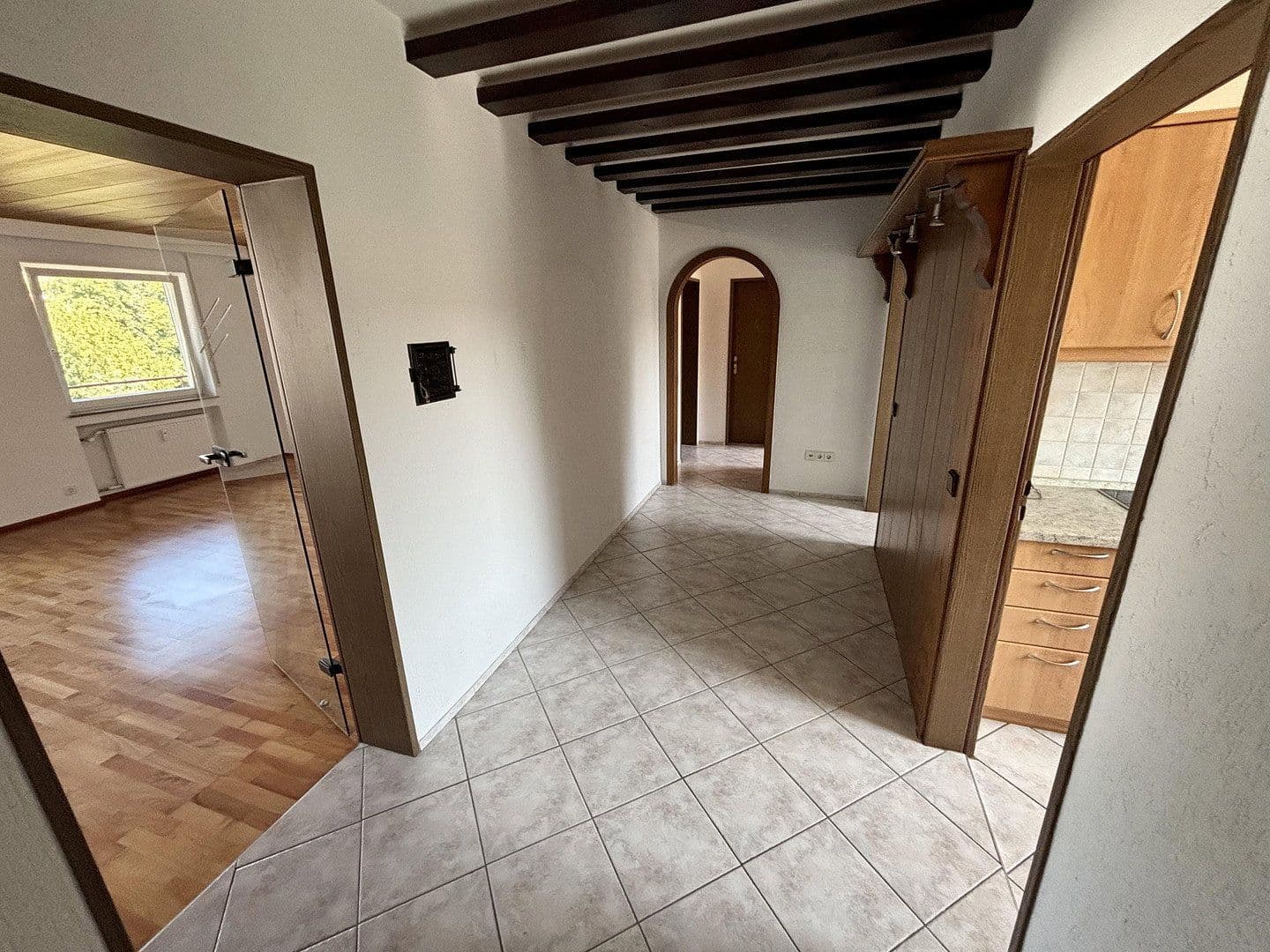 2 bedroom with open-plan kitchen flat to rent, 95 m², Singen (Hohentwiel), Baden-Württemberg 2 bedroom with open-plan kitchen flat to rent, 95 m², Singen (Hohentwiel), Baden-Württemberg