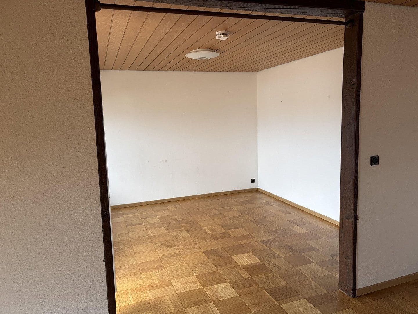 2 bedroom with open-plan kitchen flat to rent, 90 m², Stuttgart, Baden-Württemberg 2 bedroom with open-plan kitchen flat to rent, 90 m², Stuttgart, Baden-Württemberg