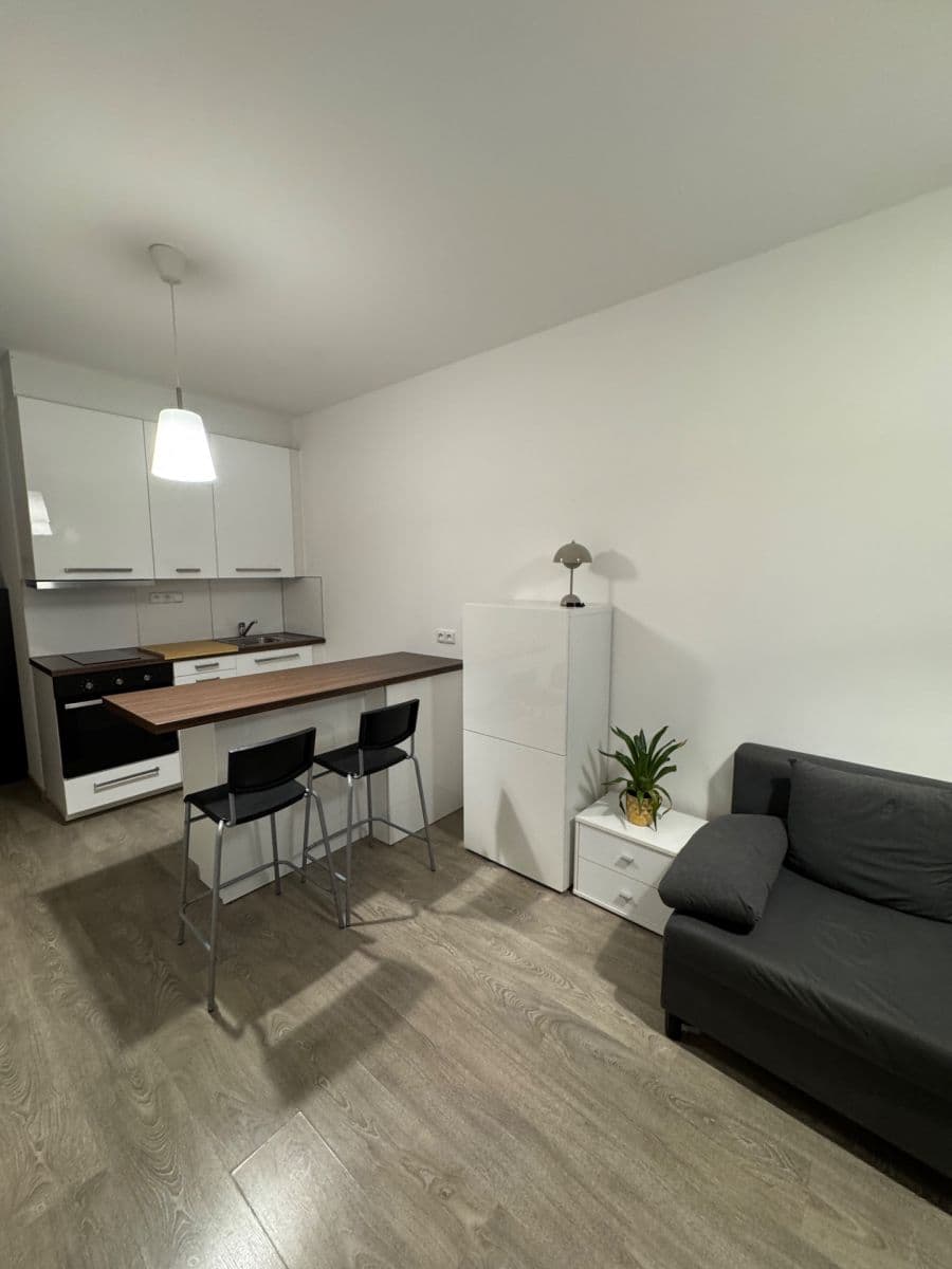 Studio flat to rent, 27 m², Zakšínská, Prague, Prague Studio flat to rent, 27 m², Zakšínská, Prague, Prague