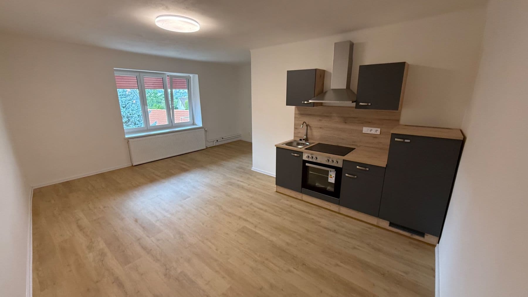 Studio flat to rent, 28 m², Ořech, Středočeský Region Studio flat to rent, 28 m², Ořech, Středočeský Region