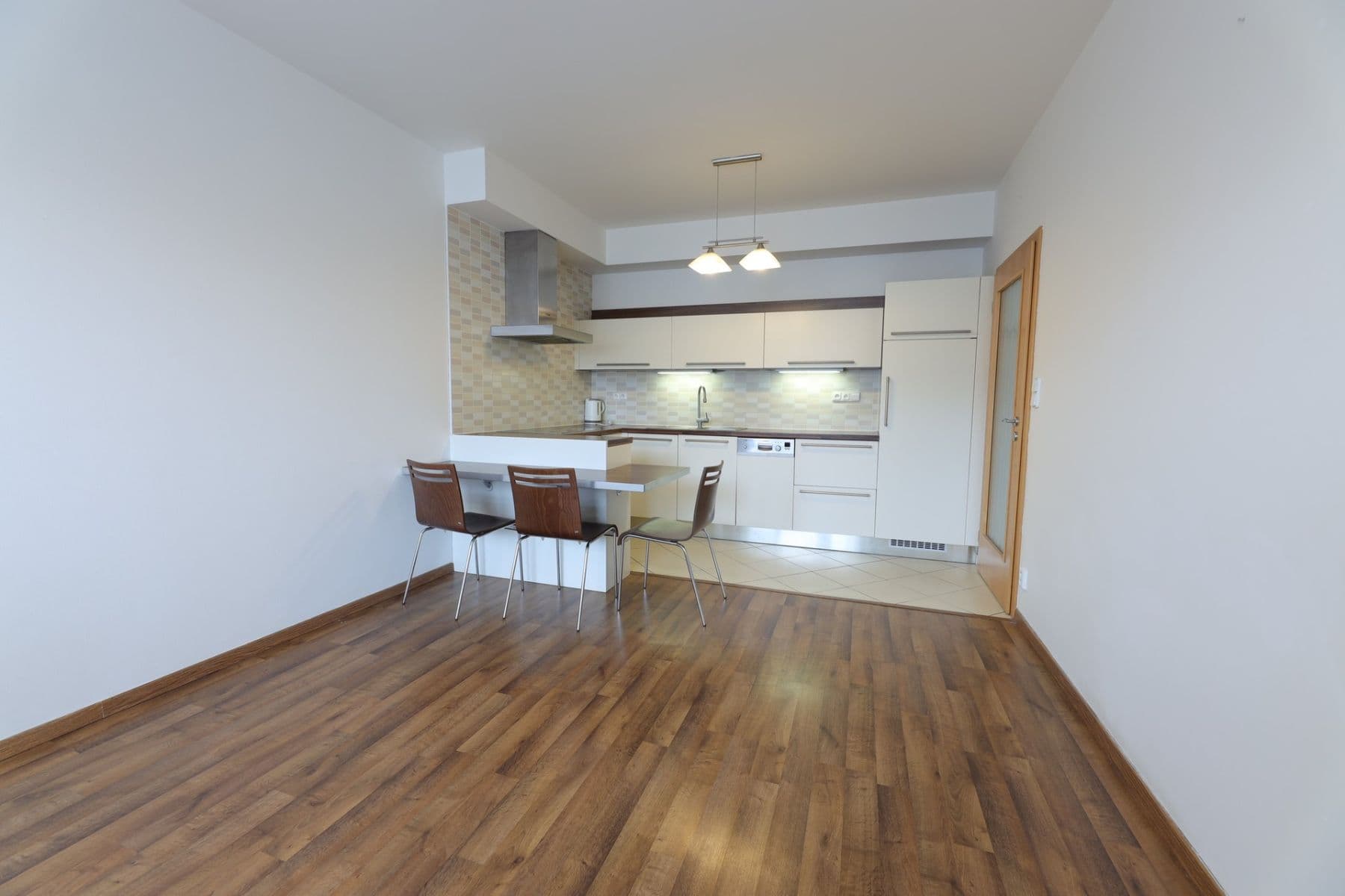 1 bedroom with open-plan kitchen flat to rent, 49 m², Pod Harfou, Prague, Prague 1 bedroom with open-plan kitchen flat to rent, 49 m², Pod Harfou, Prague, Prague