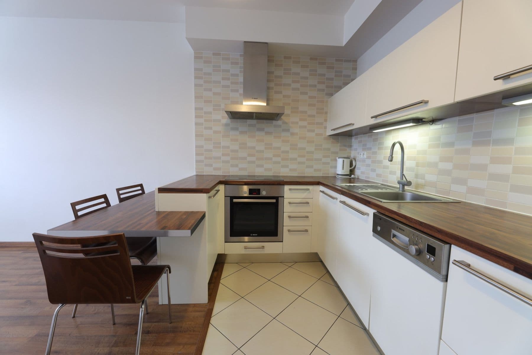 1 bedroom with open-plan kitchen flat to rent, 49 m², Pod Harfou, Prague, Prague 1 bedroom with open-plan kitchen flat to rent, 49 m², Pod Harfou, Prague, Prague