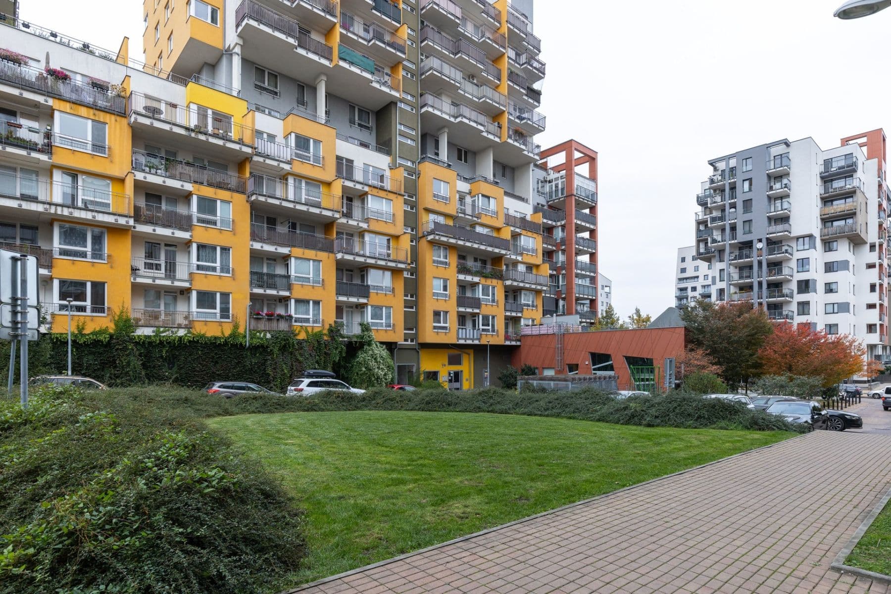 1 bedroom with open-plan kitchen flat to rent, 49 m², Pod Harfou, Prague, Prague 1 bedroom with open-plan kitchen flat to rent, 49 m², Pod Harfou, Prague, Prague