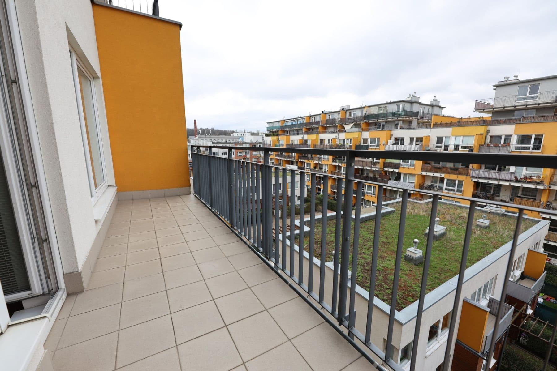 1 bedroom with open-plan kitchen flat to rent, 49 m², Pod Harfou, Prague, Prague 1 bedroom with open-plan kitchen flat to rent, 49 m², Pod Harfou, Prague, Prague