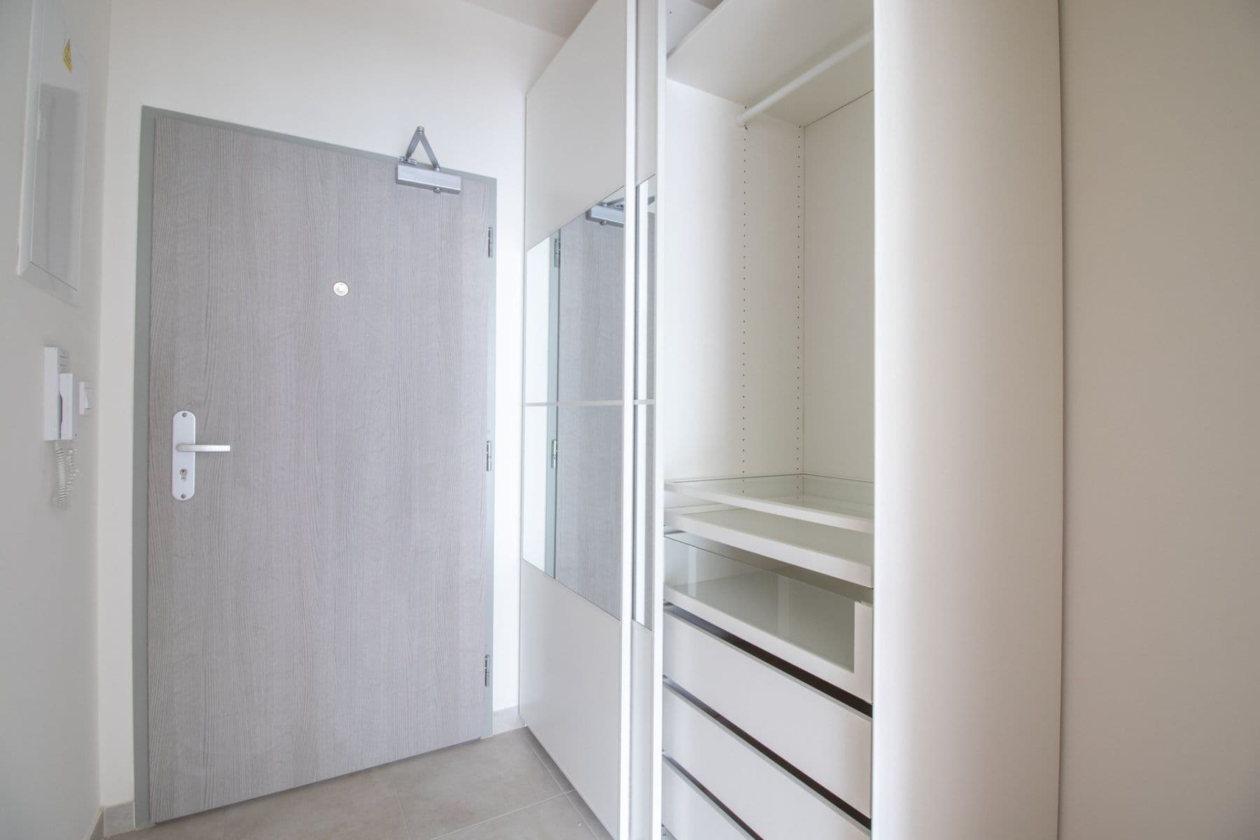 Studio flat to rent, 37 m², Gerstelova, Prague, Prague Studio flat to rent, 37 m², Gerstelova, Prague, Prague