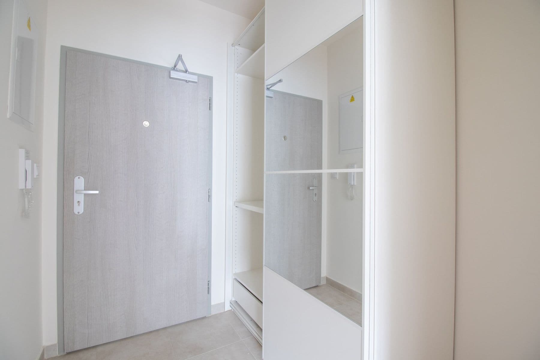 Studio flat to rent, 37 m², Gerstelova, Prague, Prague Studio flat to rent, 37 m², Gerstelova, Prague, Prague