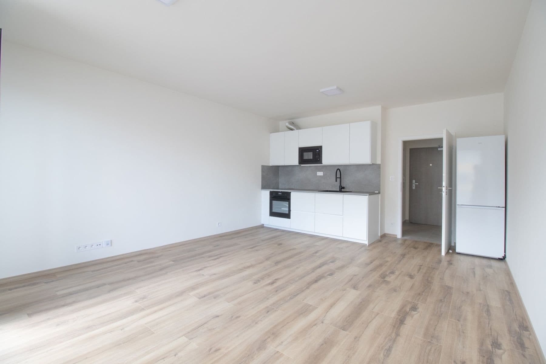 Studio flat to rent, 37 m², Gerstelova, Prague, Prague Studio flat to rent, 37 m², Gerstelova, Prague, Prague
