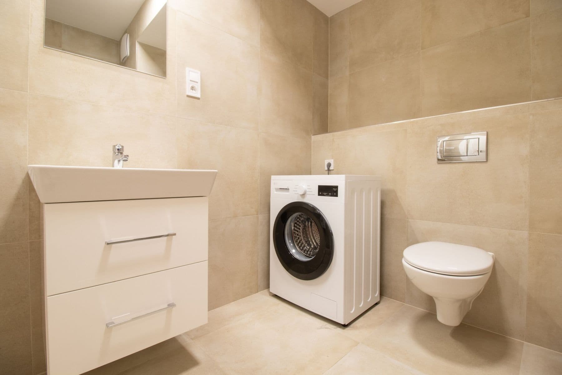 Studio flat to rent, 37 m², Gerstelova, Prague, Prague Studio flat to rent, 37 m², Gerstelova, Prague, Prague