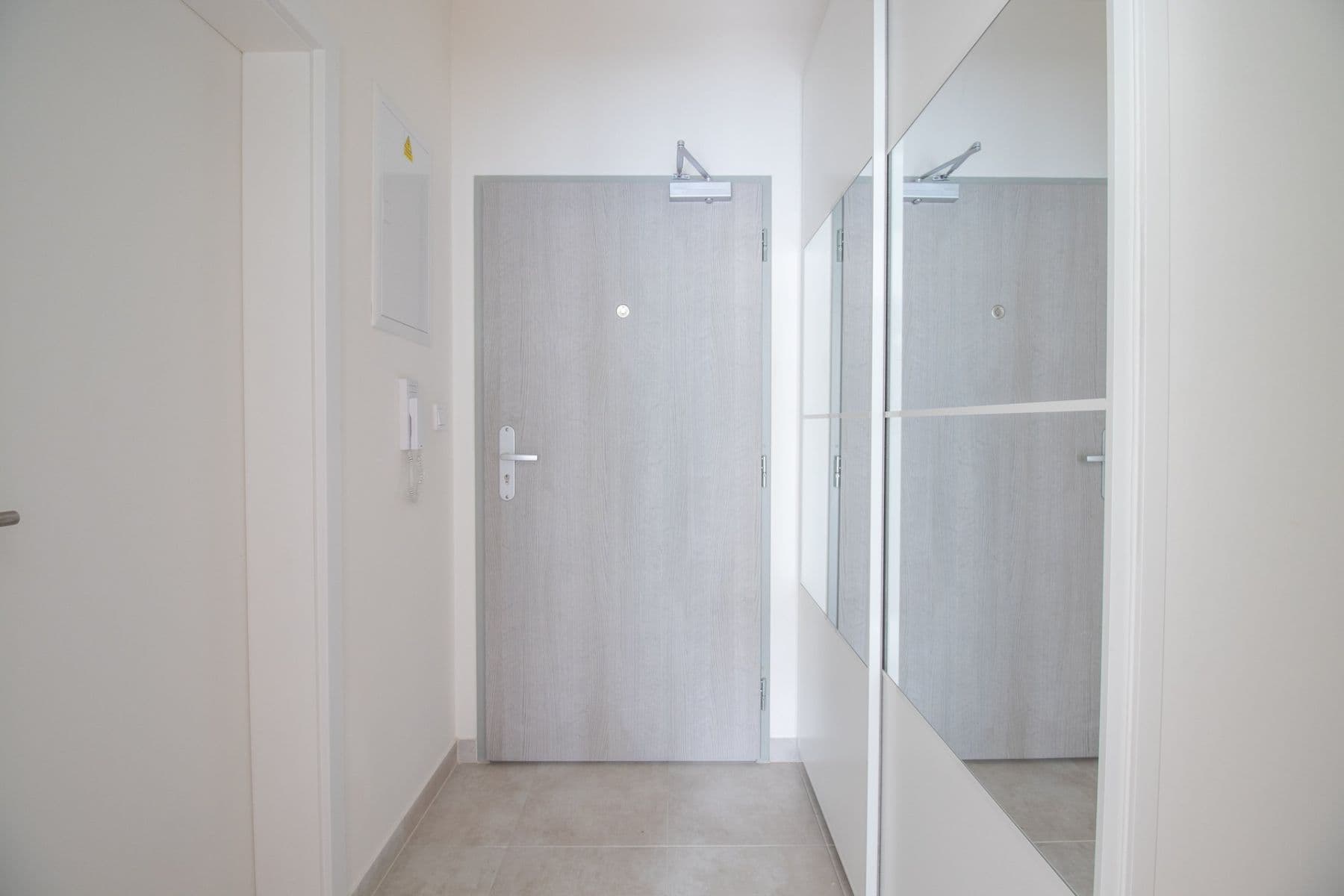 Studio flat to rent, 37 m², Gerstelova, Prague, Prague Studio flat to rent, 37 m², Gerstelova, Prague, Prague