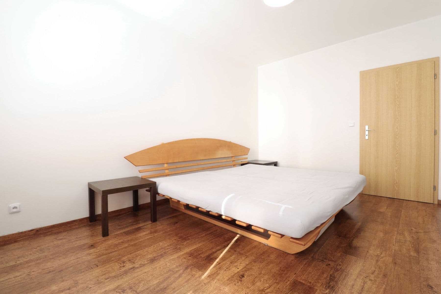 2 bedroom with open-plan kitchen flat to rent, 82 m², V dolině, Prague, Prague 2 bedroom with open-plan kitchen flat to rent, 82 m², V dolině, Prague, Prague