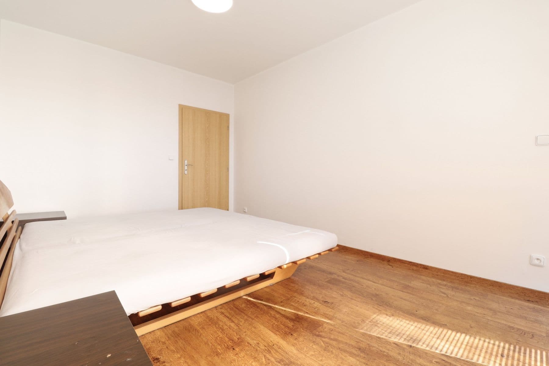 2 bedroom with open-plan kitchen flat to rent, 82 m², V dolině, Prague, Prague 2 bedroom with open-plan kitchen flat to rent, 82 m², V dolině, Prague, Prague