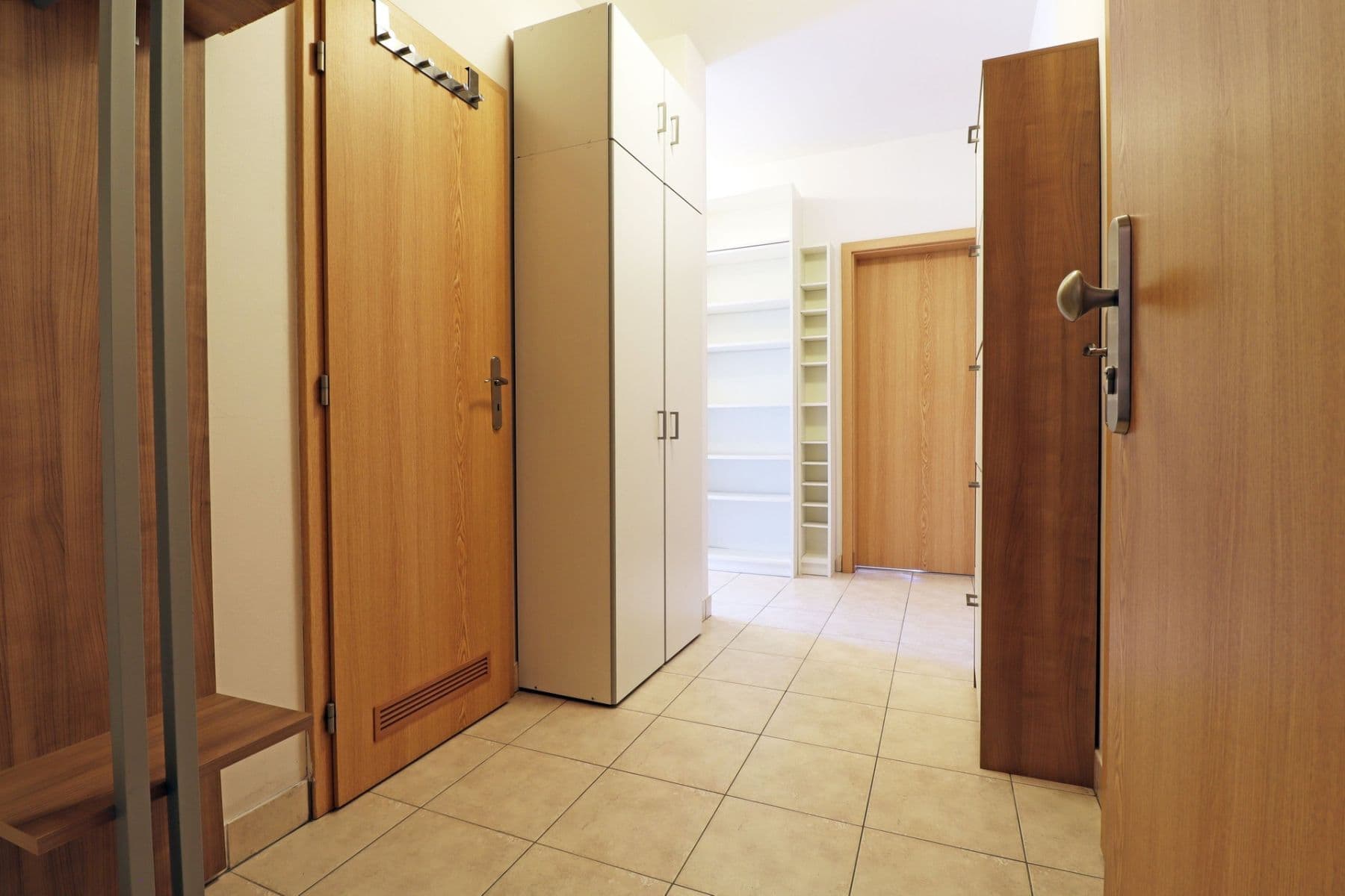 2 bedroom with open-plan kitchen flat to rent, 82 m², V dolině, Prague, Prague 2 bedroom with open-plan kitchen flat to rent, 82 m², V dolině, Prague, Prague