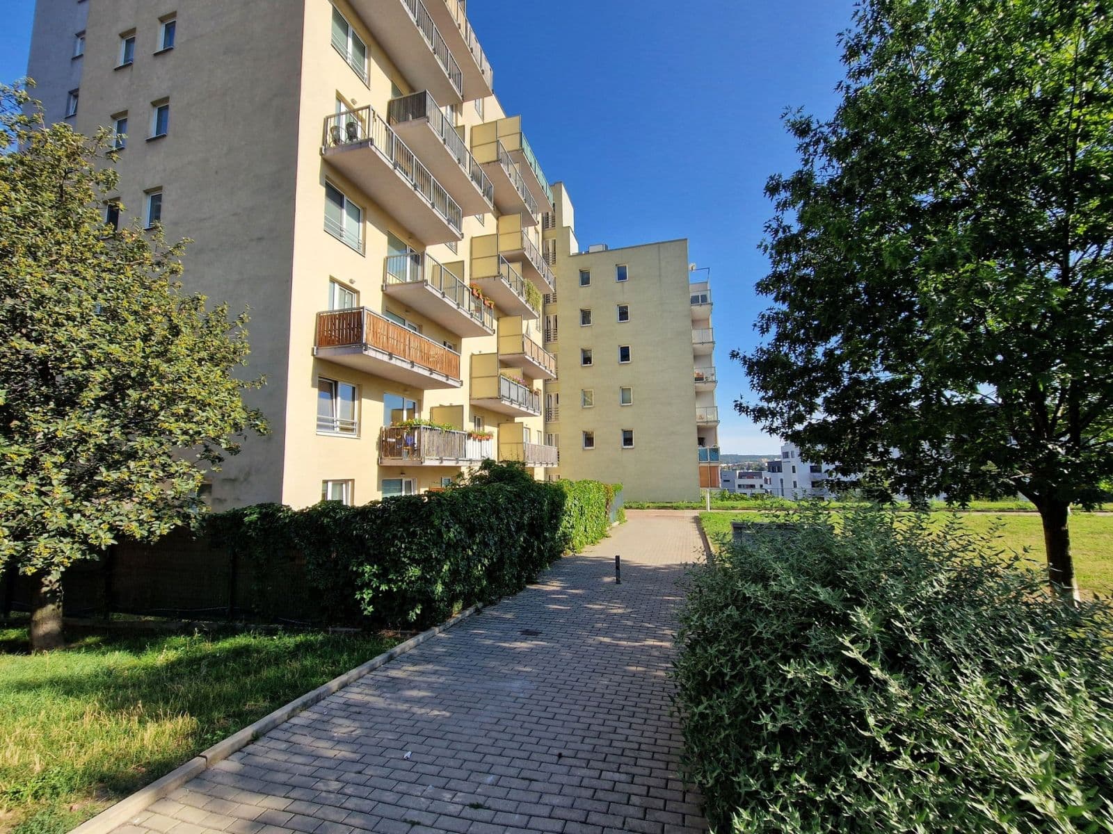 2 bedroom with open-plan kitchen flat to rent, 82 m², V dolině, Prague, Prague 2 bedroom with open-plan kitchen flat to rent, 82 m², V dolině, Prague, Prague