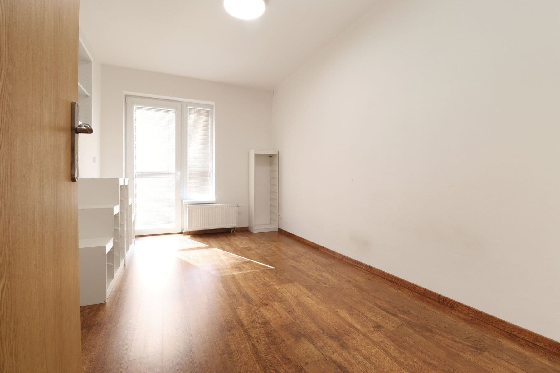 2 bedroom with open-plan kitchen flat to rent, 82 m², V dolině, Prague, Prague 2 bedroom with open-plan kitchen flat to rent, 82 m², V dolině, Prague, Prague