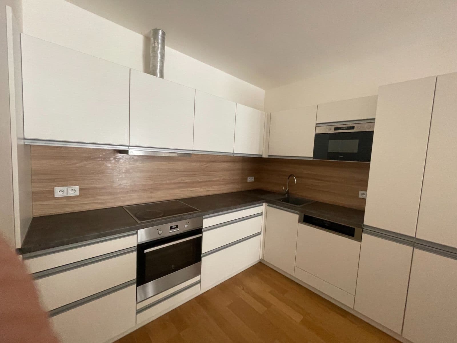 1 bedroom with open-plan kitchen flat to rent, 52 m², Studentská, Brno, Jihomoravský Region 1 bedroom with open-plan kitchen flat to rent, 52 m², Studentská, Brno, Jihomoravský Region