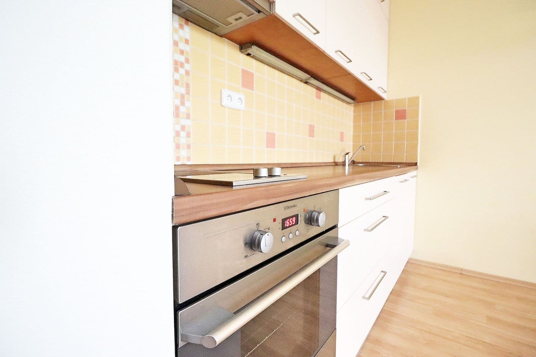 1 bedroom with open-plan kitchen flat to rent, 45 m², Českodubská, Prague, Prague 1 bedroom with open-plan kitchen flat to rent, 45 m², Českodubská, Prague, Prague