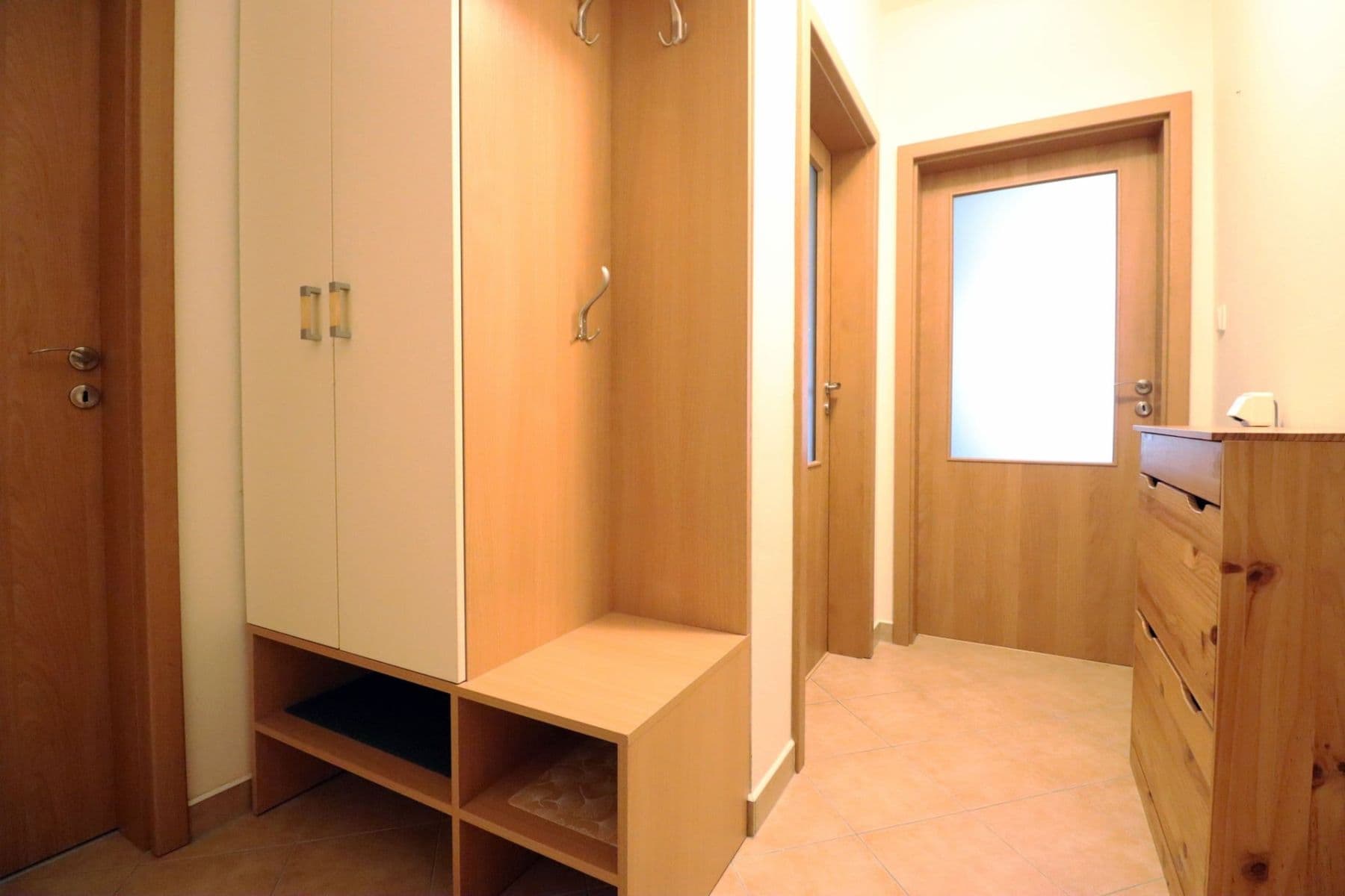 1 bedroom with open-plan kitchen flat to rent, 45 m², Českodubská, Prague, Prague 1 bedroom with open-plan kitchen flat to rent, 45 m², Českodubská, Prague, Prague
