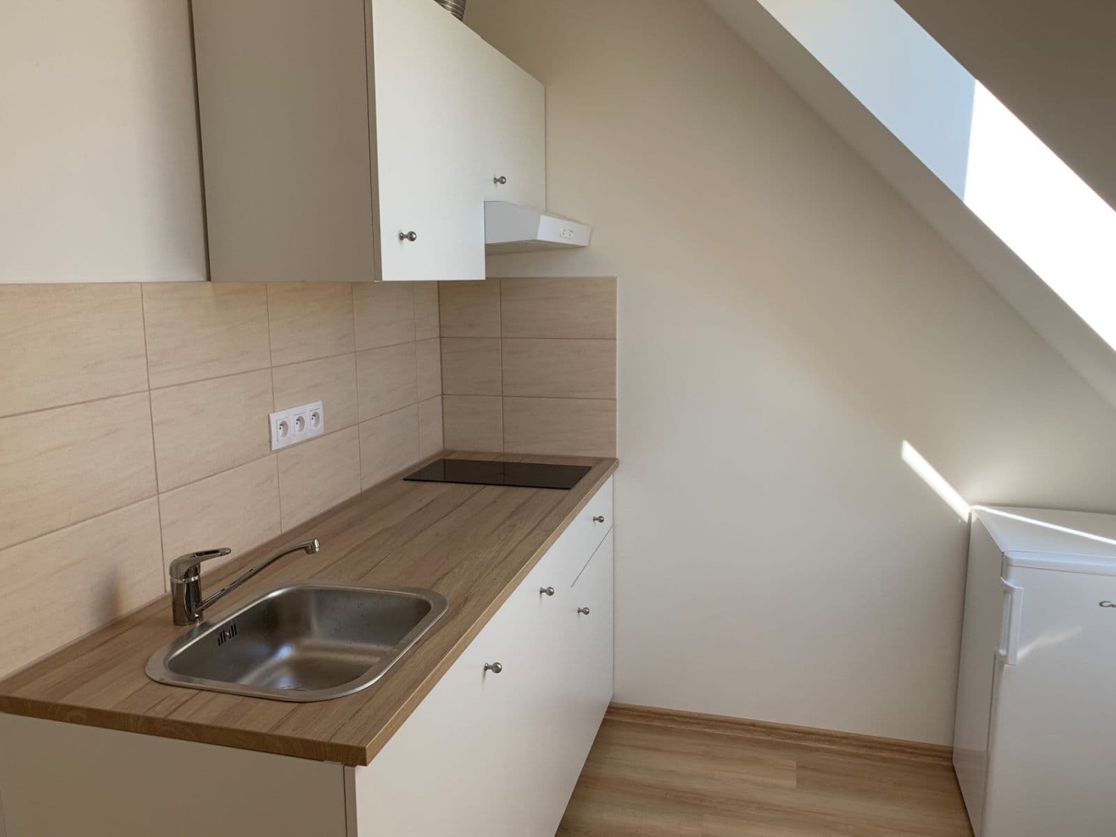Studio flat to rent, 18 m², Sukova, Velké Přílepy, Středočeský Region Studio flat to rent, 18 m², Sukova, Velké Přílepy, Středočeský Region