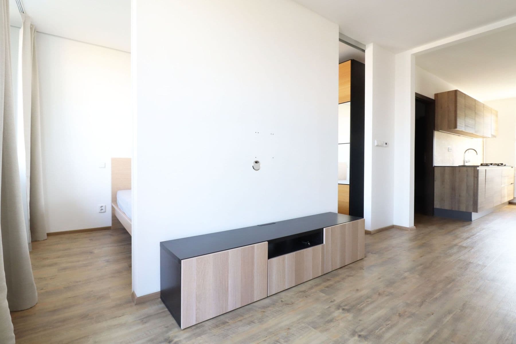 1 bedroom with open-plan kitchen flat to rent, 47 m², U první baterie, Prague, Prague 1 bedroom with open-plan kitchen flat to rent, 47 m², U první baterie, Prague, Prague