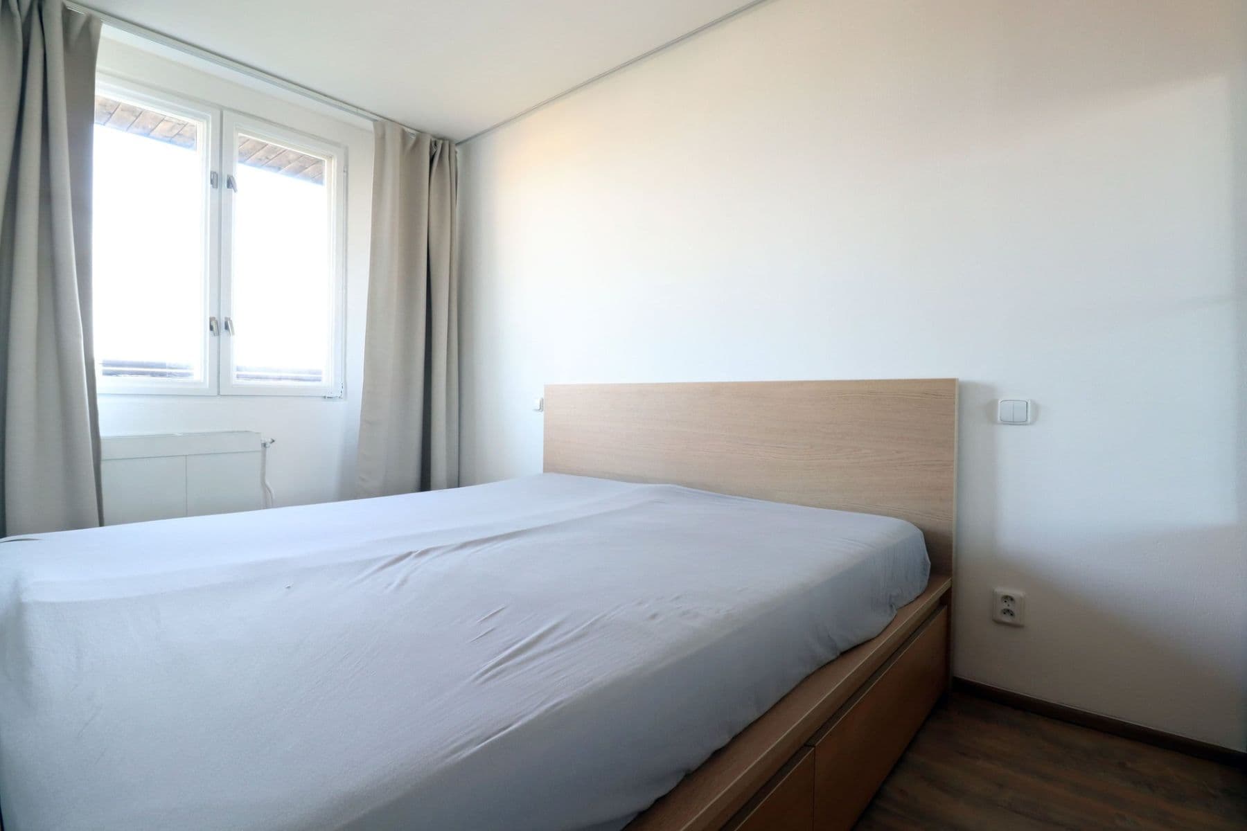 1 bedroom with open-plan kitchen flat to rent, 47 m², U první baterie, Prague, Prague 1 bedroom with open-plan kitchen flat to rent, 47 m², U první baterie, Prague, Prague