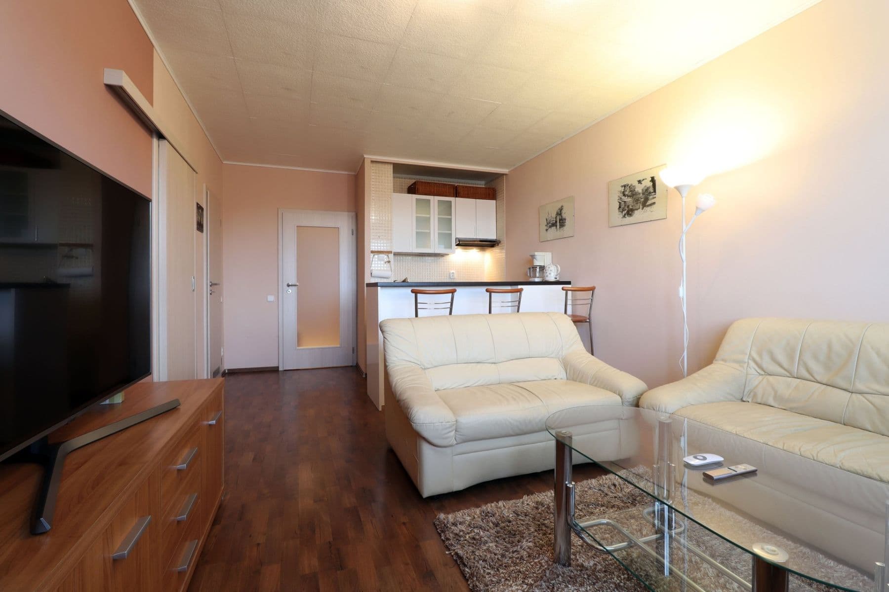 1 bedroom with open-plan kitchen flat to rent, 41 m², Lindavská, Prague, Prague 1 bedroom with open-plan kitchen flat to rent, 41 m², Lindavská, Prague, Prague