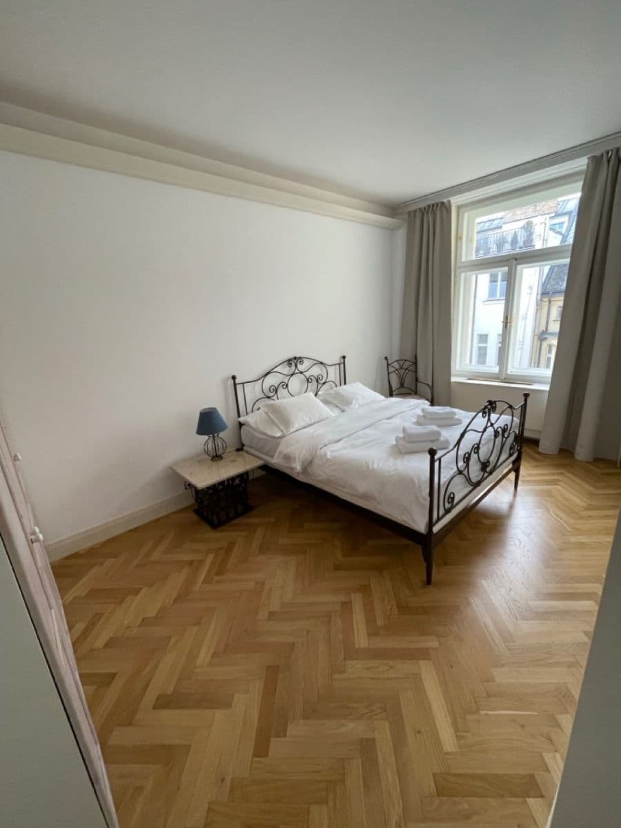 1 bedroom with open-plan kitchen flat to rent, 75 m², Elišky Krásnohorské, Prague, Prague 1 bedroom with open-plan kitchen flat to rent, 75 m², Elišky Krásnohorské, Prague, Prague