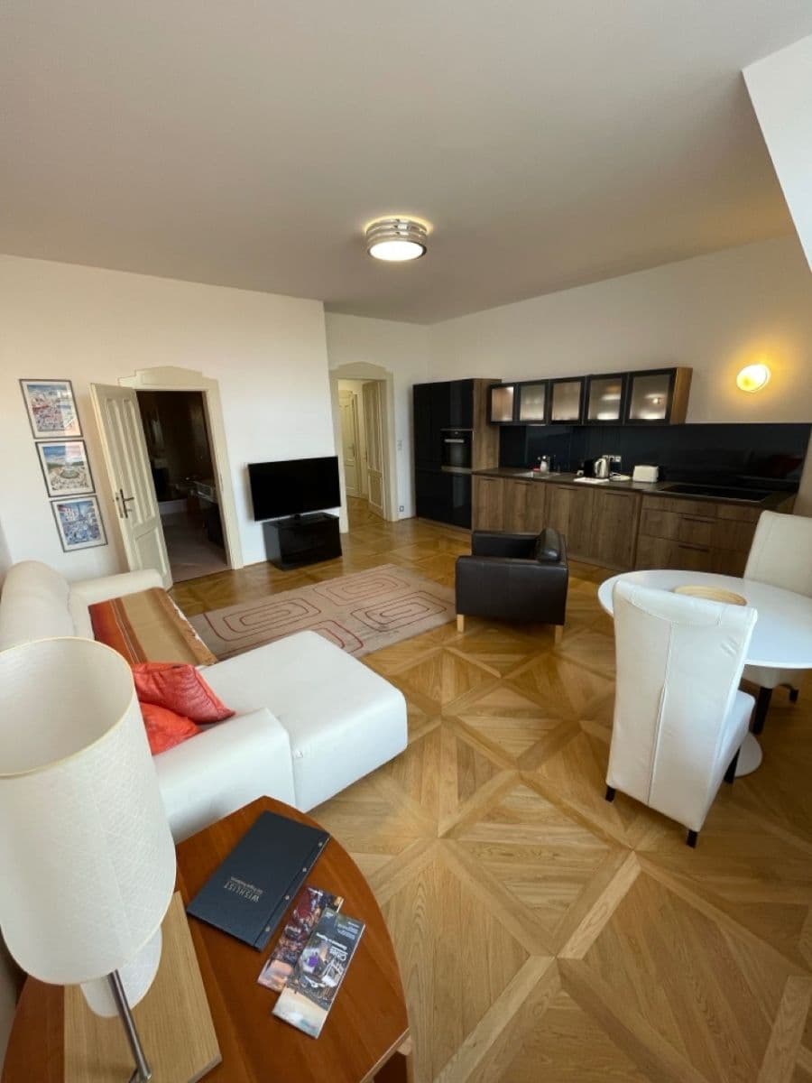 1 bedroom with open-plan kitchen flat to rent, 75 m², Elišky Krásnohorské, Prague, Prague 1 bedroom with open-plan kitchen flat to rent, 75 m², Elišky Krásnohorské, Prague, Prague