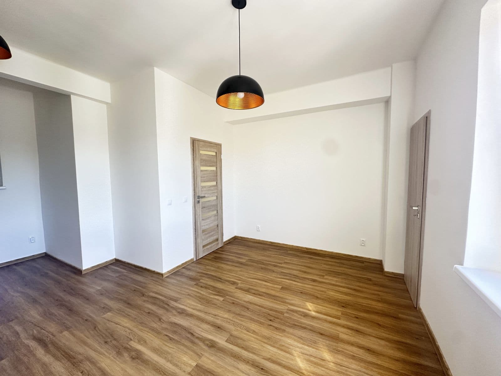 1 bedroom with open-plan kitchen flat to rent, 50 m², Jeseniova, Prague, Prague 1 bedroom with open-plan kitchen flat to rent, 50 m², Jeseniova, Prague, Prague