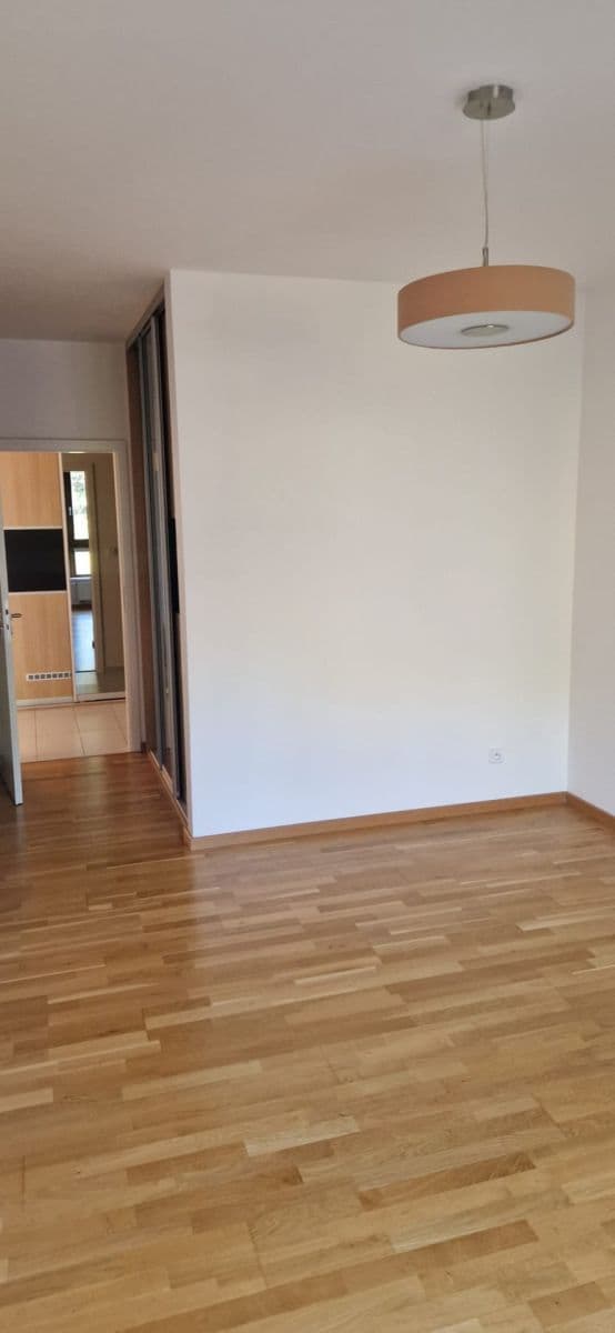 2 bedroom with open-plan kitchen flat to rent, 83 m², Pod Lysinami, Prague, Prague 2 bedroom with open-plan kitchen flat to rent, 83 m², Pod Lysinami, Prague, Prague