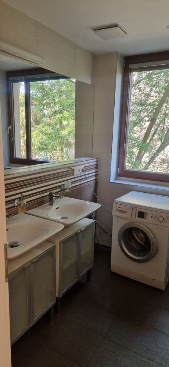 2 bedroom with open-plan kitchen flat to rent, 83 m², Pod Lysinami, Prague, Prague 2 bedroom with open-plan kitchen flat to rent, 83 m², Pod Lysinami, Prague, Prague