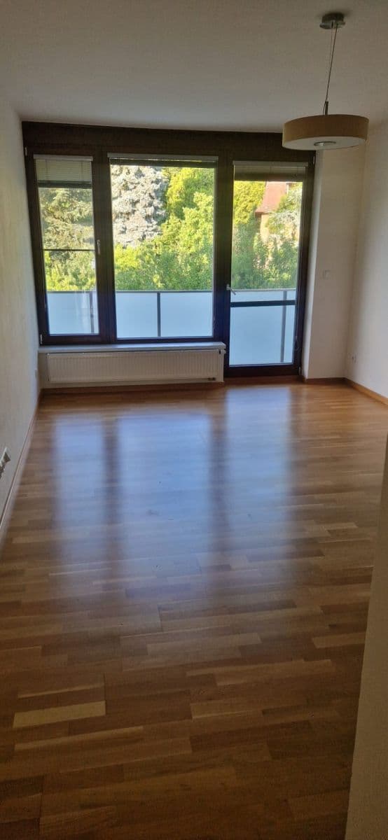 2 bedroom with open-plan kitchen flat to rent, 83 m², Pod Lysinami, Prague, Prague 2 bedroom with open-plan kitchen flat to rent, 83 m², Pod Lysinami, Prague, Prague