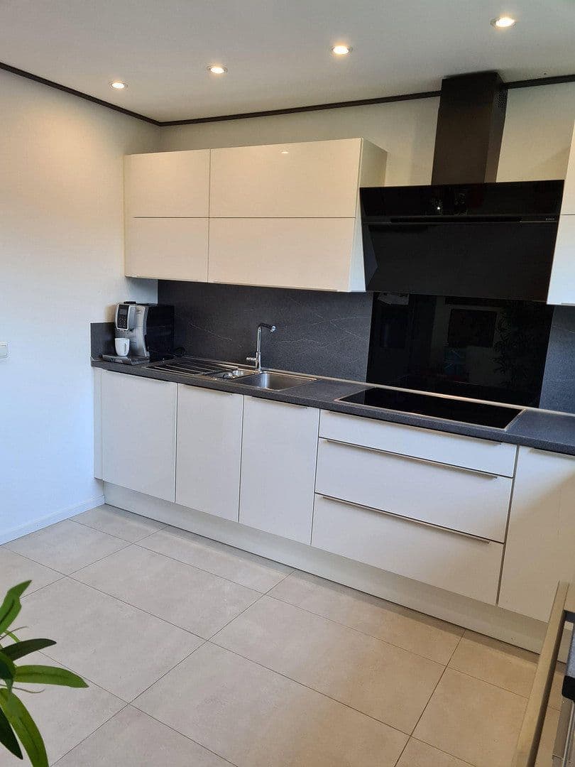 2 bedroom with open-plan kitchen flat for sale, 88 m², Essen, North Rhine-Westphalia 2 bedroom with open-plan kitchen flat for sale, 88 m², Essen, North Rhine-Westphalia