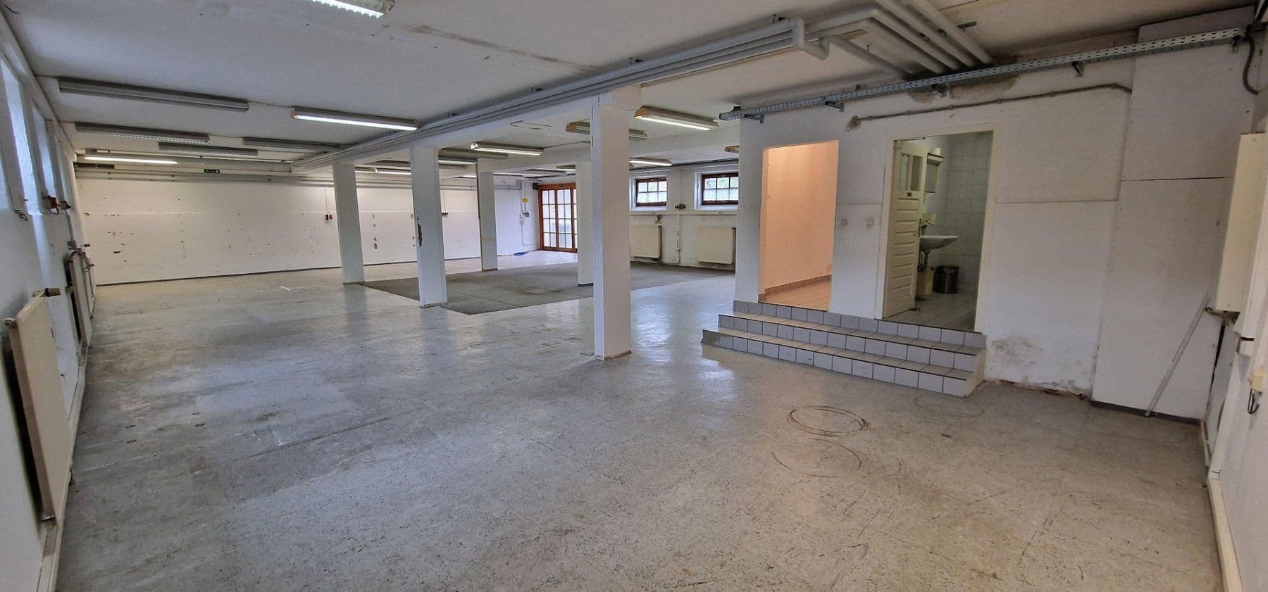 non-residential property to rent, 600 m², Dorfstr.4, Brunnthal, Bavaria non-residential property to rent, 600 m², Dorfstr.4, Brunnthal, Bavaria