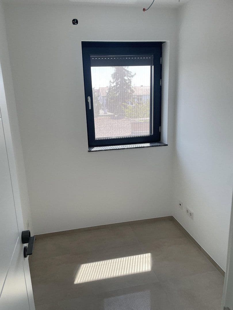3 bedroom flat to rent, 97 m², Rüsselsheim am Main, Hesse 3 bedroom flat to rent, 97 m², Rüsselsheim am Main, Hesse