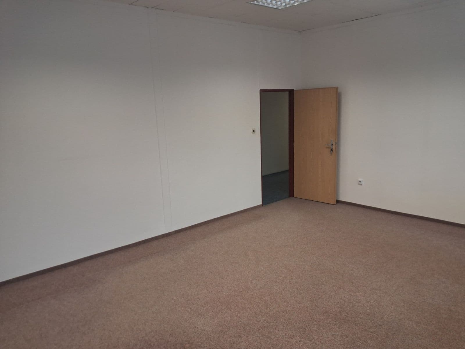 office to rent, 30 m², Holešovská, Fryšták, Zlínský Region office to rent, 30 m², Holešovská, Fryšták, Zlínský Region