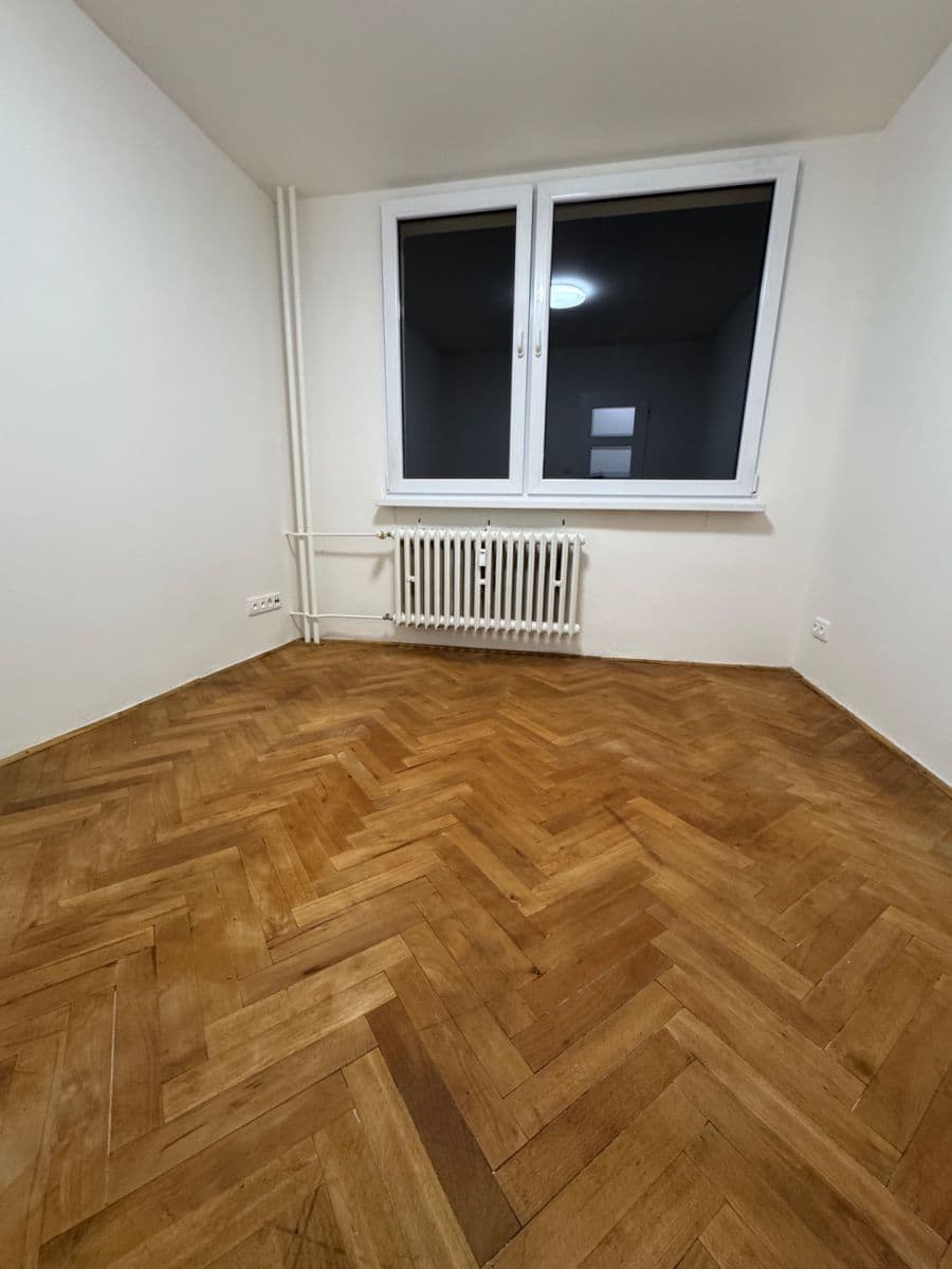 3 bedroom flat to rent, 73 m², Pod Strání, Prague, Prague 3 bedroom flat to rent, 73 m², Pod Strání, Prague, Prague