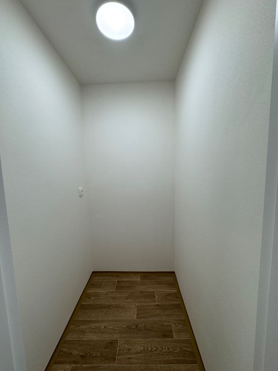3 bedroom flat to rent, 73 m², Pod Strání, Prague, Prague 3 bedroom flat to rent, 73 m², Pod Strání, Prague, Prague