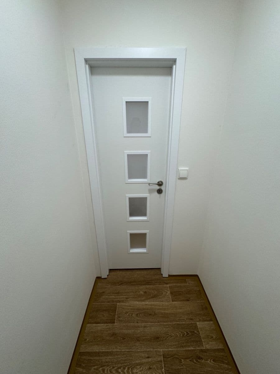 3 bedroom flat to rent, 73 m², Pod Strání, Prague, Prague 3 bedroom flat to rent, 73 m², Pod Strání, Prague, Prague