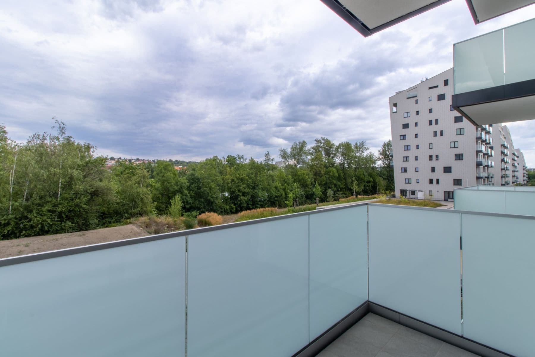 1 bedroom with open-plan kitchen flat to rent, 45 m², Pod Harfou, Prague, Prague 1 bedroom with open-plan kitchen flat to rent, 45 m², Pod Harfou, Prague, Prague
