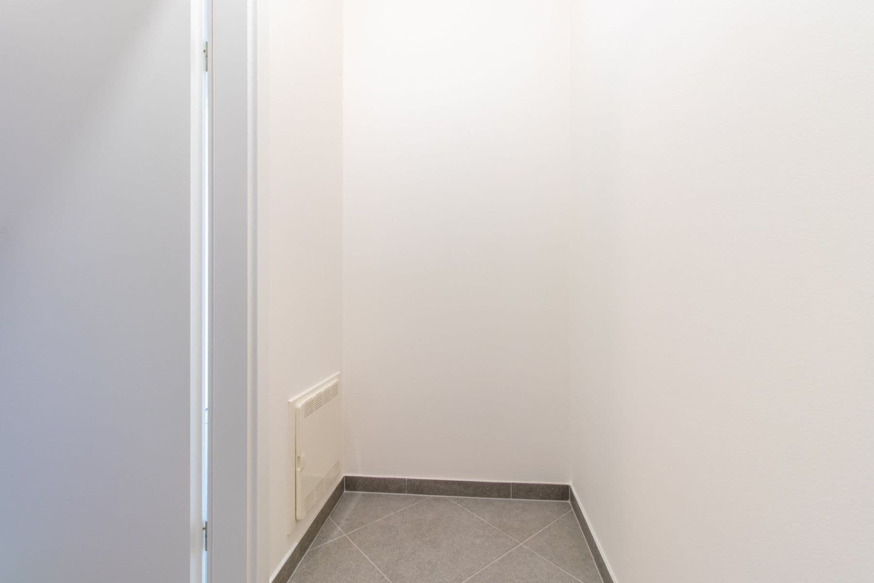 1 bedroom with open-plan kitchen flat to rent, 45 m², Pod Harfou, Prague, Prague 1 bedroom with open-plan kitchen flat to rent, 45 m², Pod Harfou, Prague, Prague