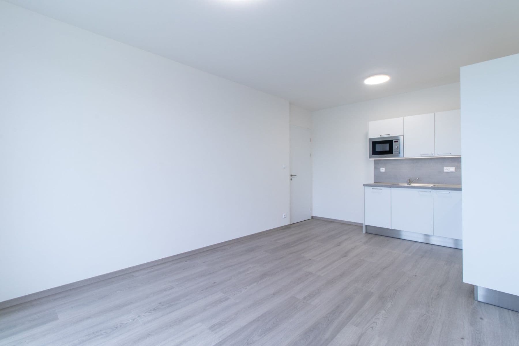 1 bedroom with open-plan kitchen flat to rent, 45 m², Pod Harfou, Prague, Prague 1 bedroom with open-plan kitchen flat to rent, 45 m², Pod Harfou, Prague, Prague