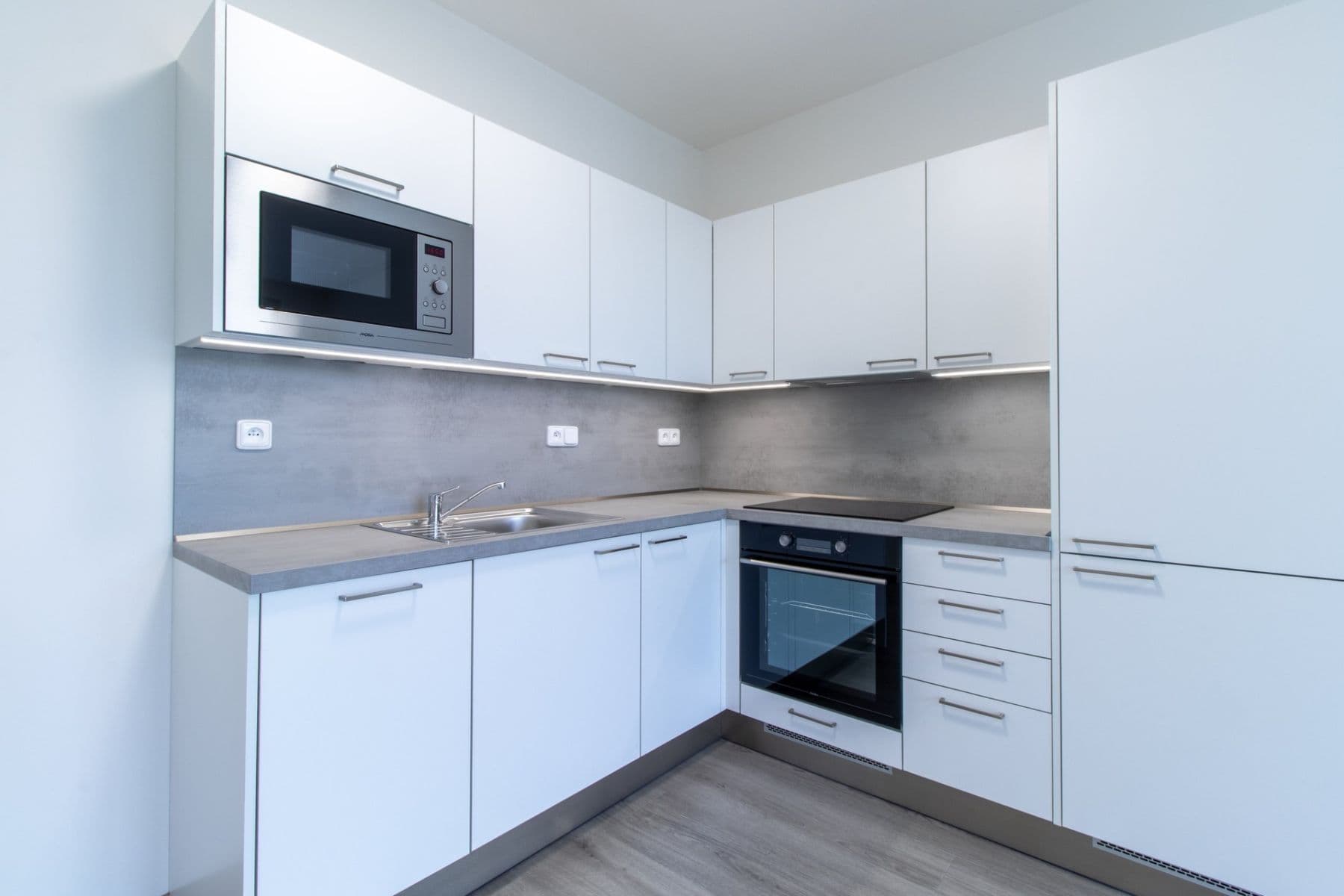 1 bedroom with open-plan kitchen flat to rent, 45 m², Pod Harfou, Prague, Prague 1 bedroom with open-plan kitchen flat to rent, 45 m², Pod Harfou, Prague, Prague