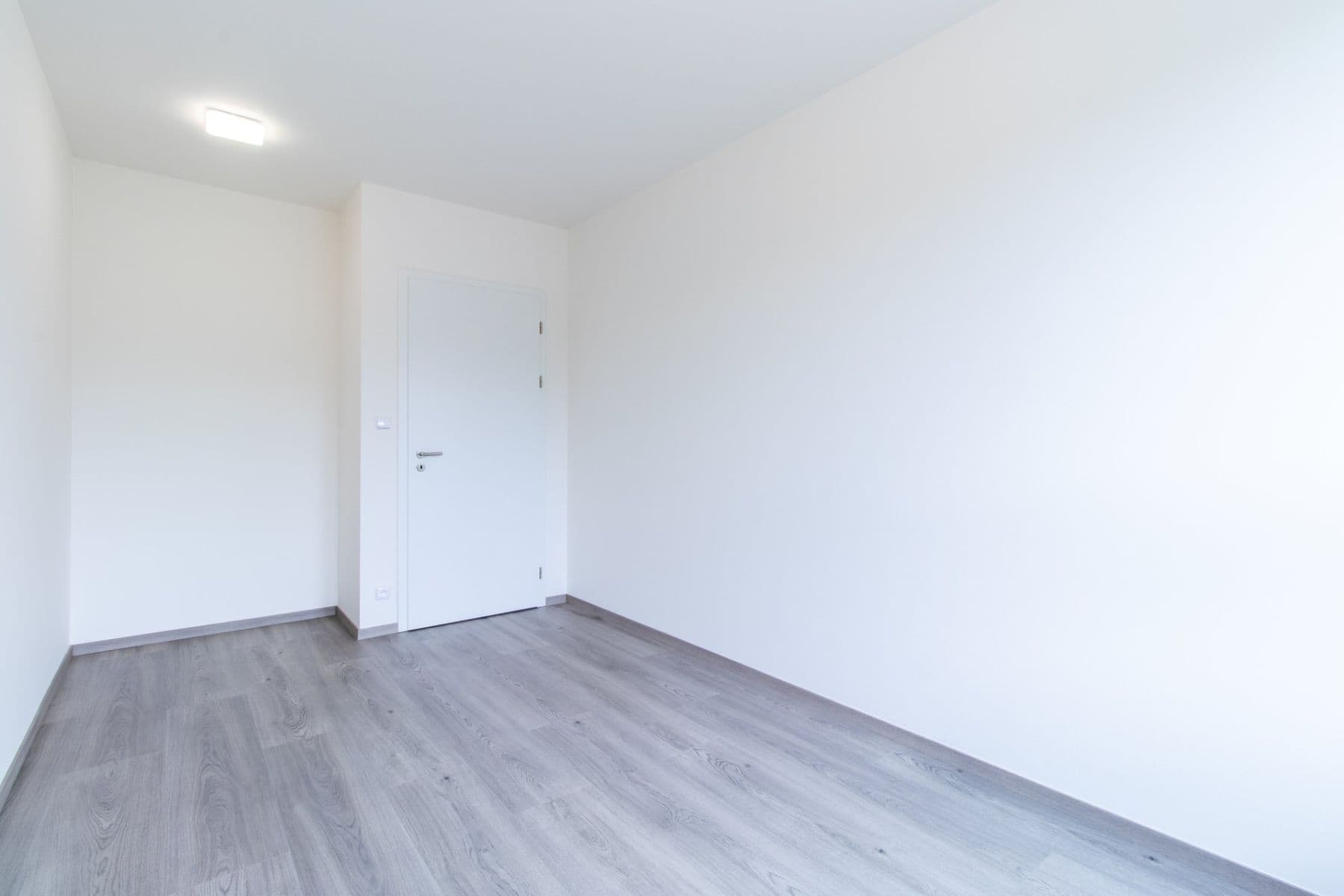 1 bedroom with open-plan kitchen flat to rent, 44 m², Pod Harfou, Prague, Prague 1 bedroom with open-plan kitchen flat to rent, 44 m², Pod Harfou, Prague, Prague