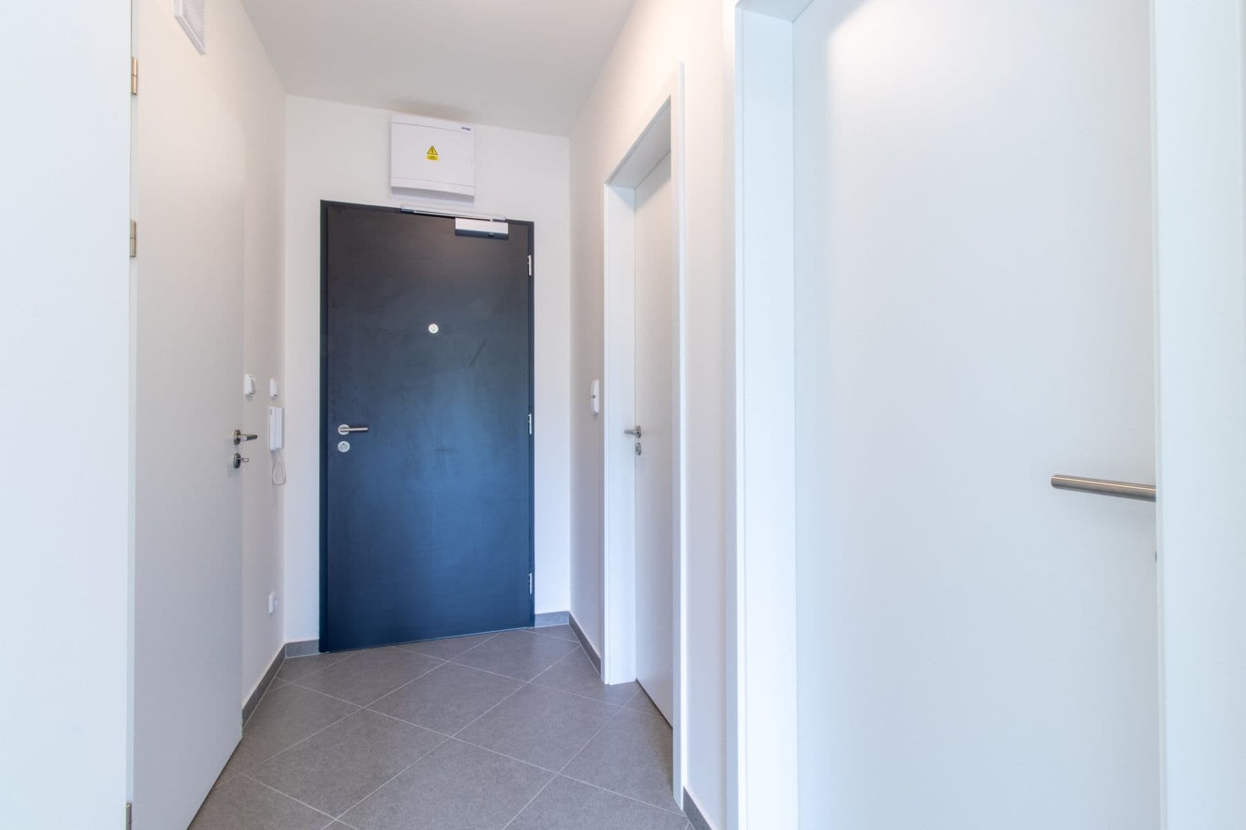 1 bedroom with open-plan kitchen flat to rent, 44 m², Pod Harfou, Prague, Prague 1 bedroom with open-plan kitchen flat to rent, 44 m², Pod Harfou, Prague, Prague
