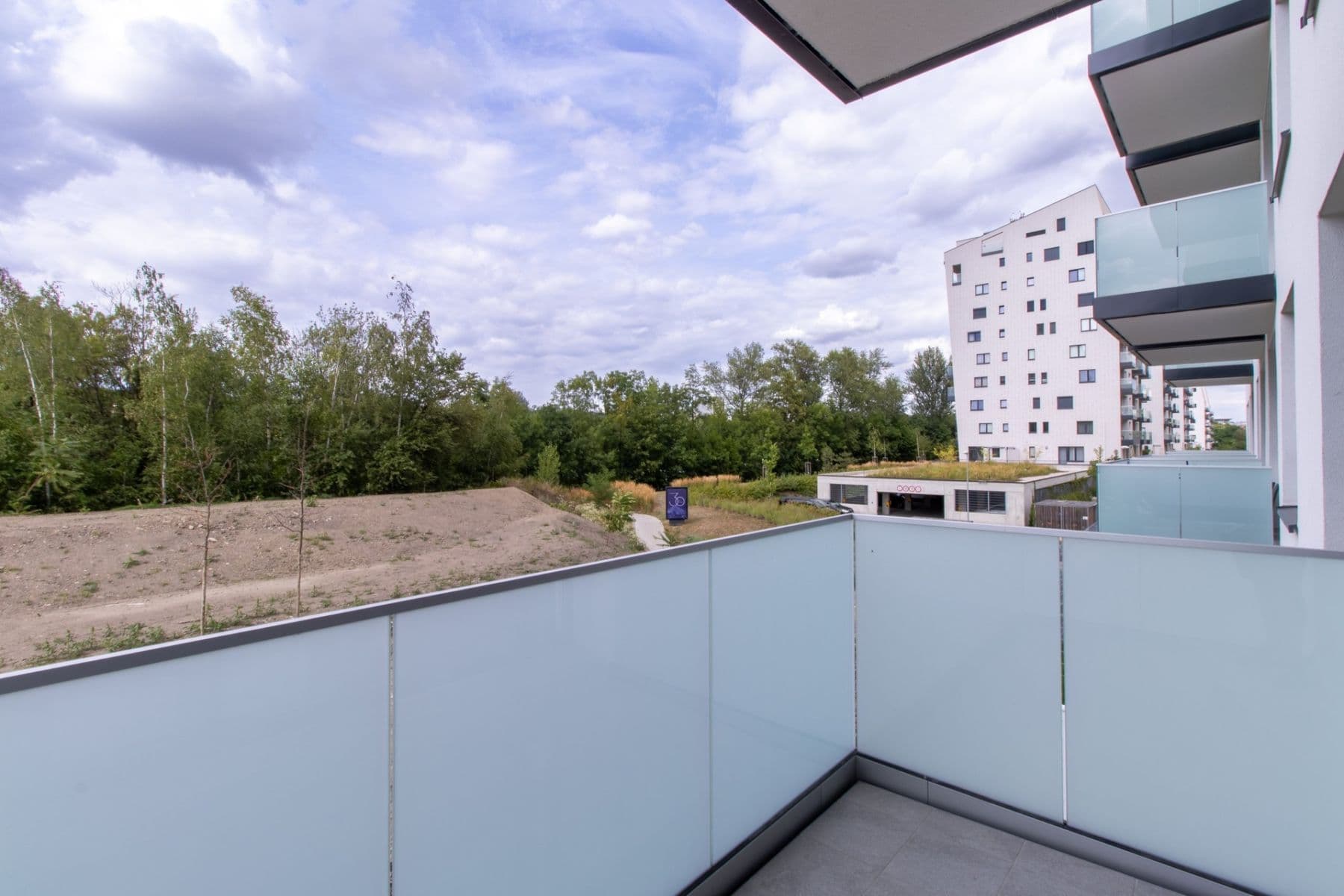 1 bedroom with open-plan kitchen flat to rent, 44 m², Pod Harfou, Prague, Prague 1 bedroom with open-plan kitchen flat to rent, 44 m², Pod Harfou, Prague, Prague